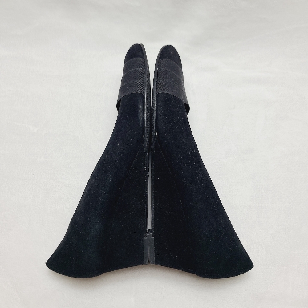 STUART WEITZMAN black suede with fabric accent wedge pumps - Picture 4 of 8
